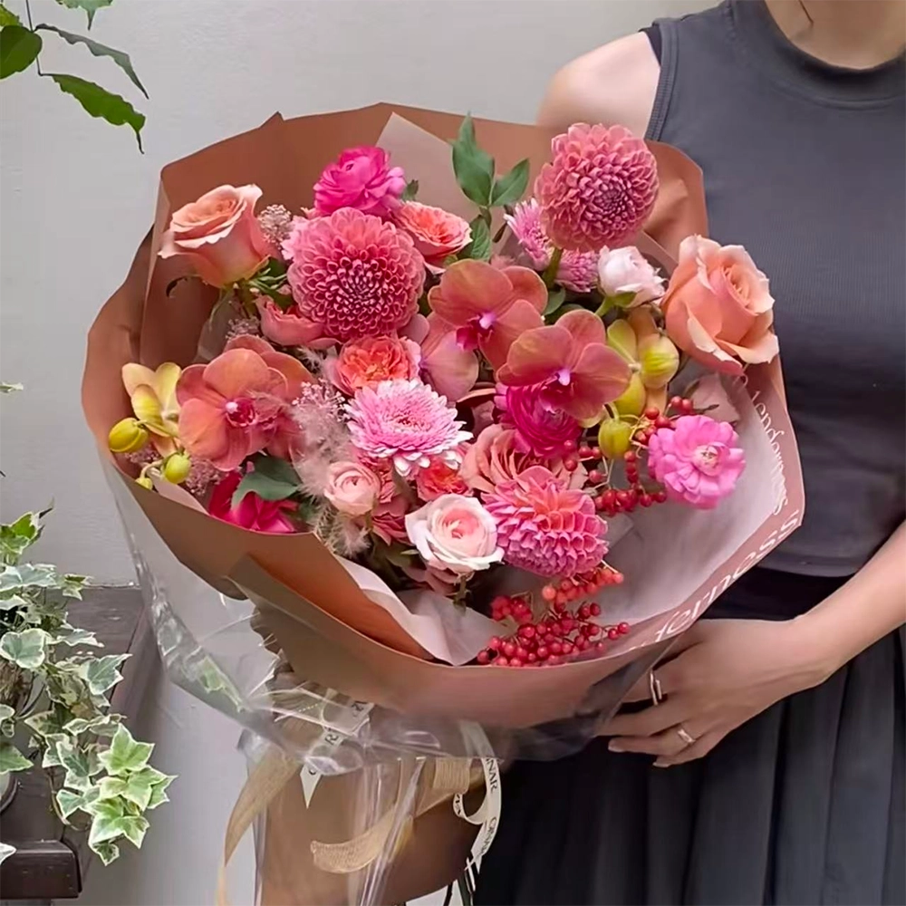 Coral Romance Bouquet · 珊瑚浪漫