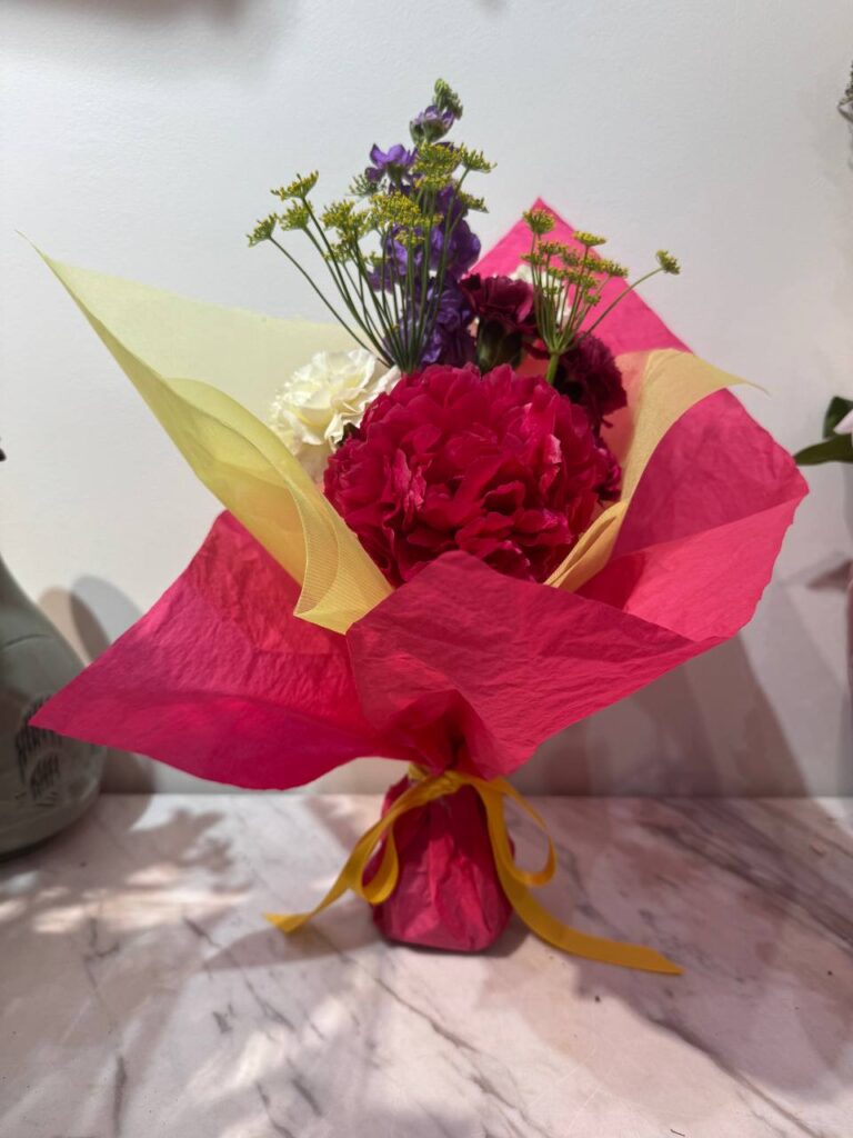Radiant Pink Peony & Carnation Bouquet · 绚丽粉红牡丹康乃馨花束