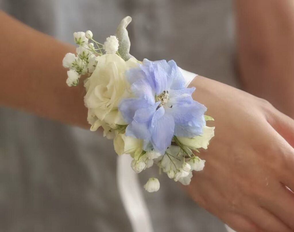 Serene Elegance Wrist Corsage · 静谧雅致腕花