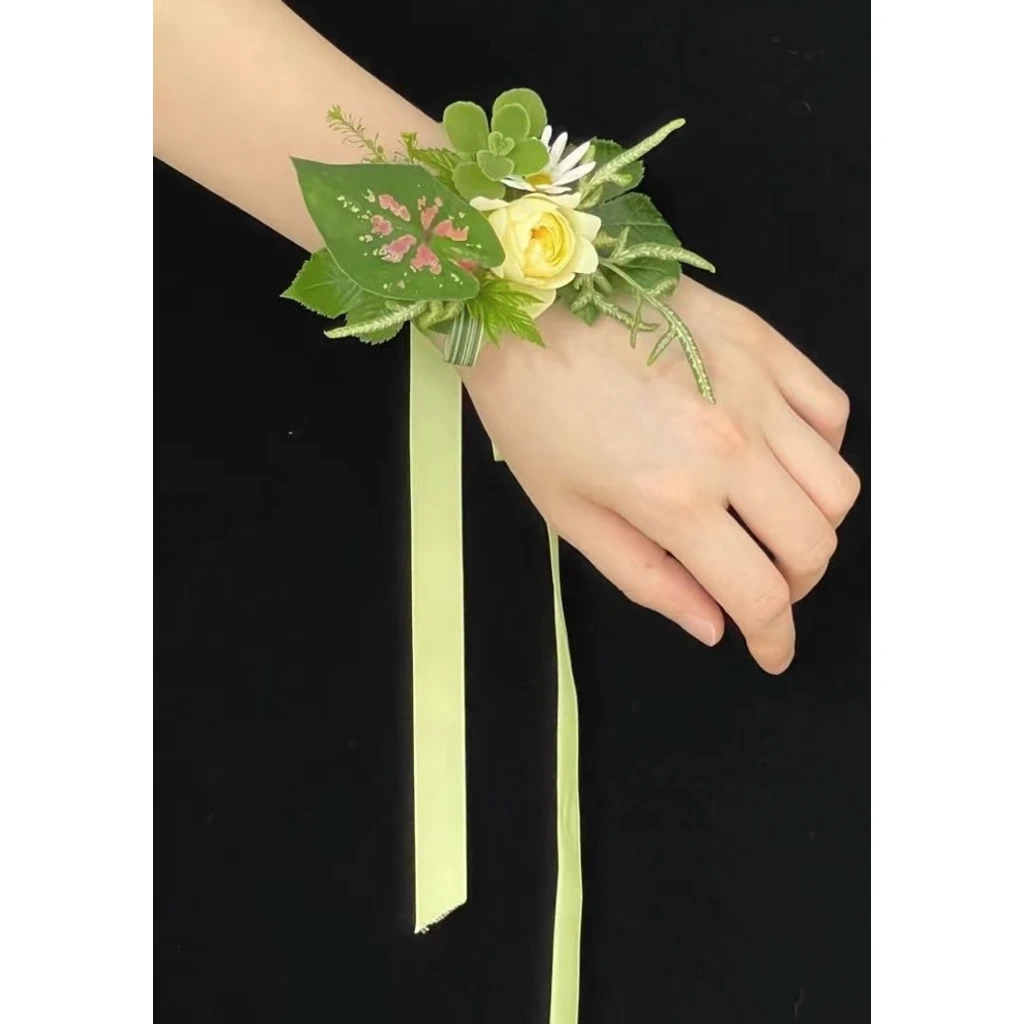 Yellow Rose & Succulent Wrist Corsage · 黄色玫瑰多肉腕花