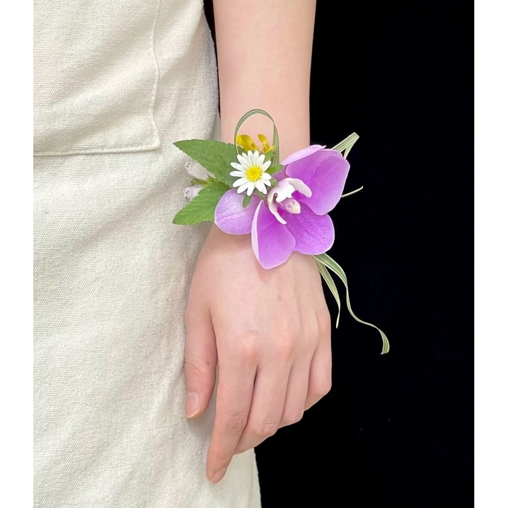 Purple Orchid Wrist Corsage (Style B) · 紫色兰花腕花 (款式 B)