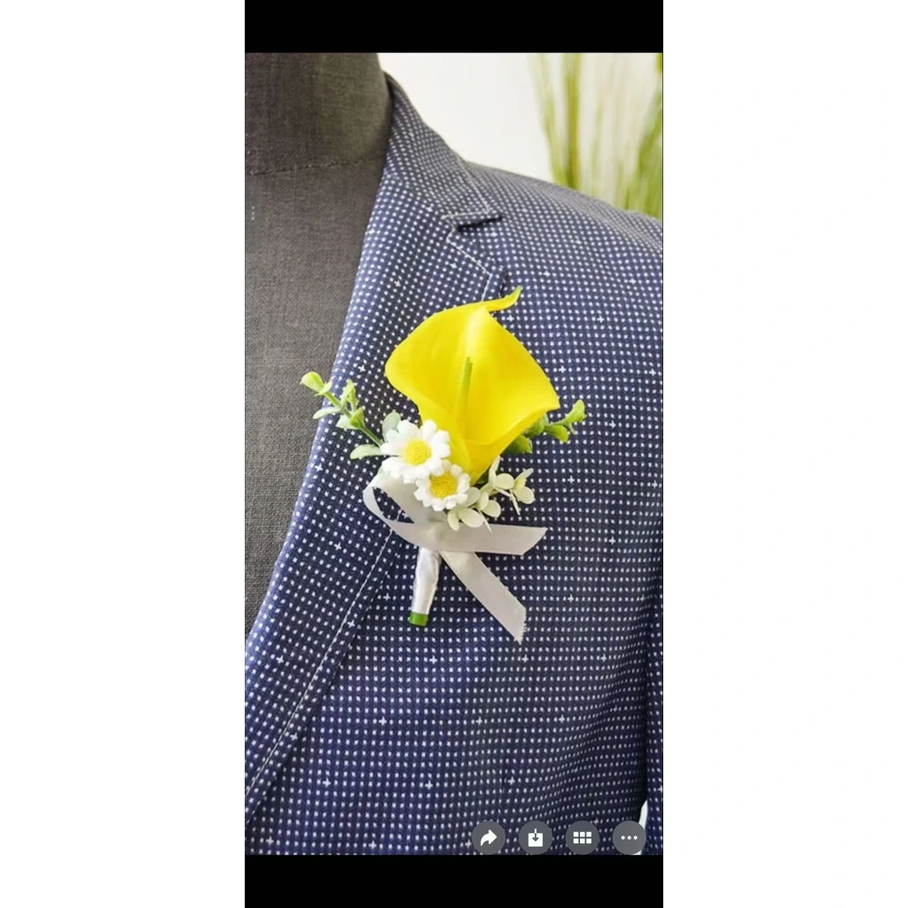 Yellow Calla Lily and Daisy Boutonniere · 黄色马蹄莲雏菊胸花